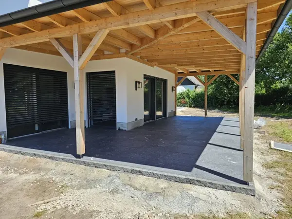 Pergola mit Außenpflaster