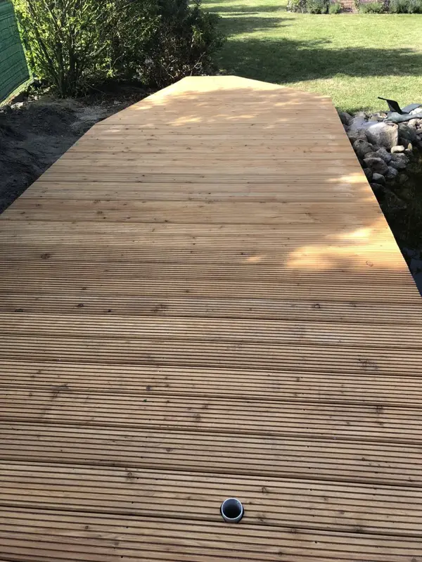 Steganlage in der Sonne