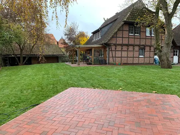 Fachwerkhaus mit Klinkerpflaster