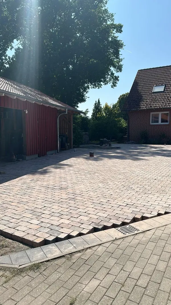 Einfahrt mit Natursteincharakter