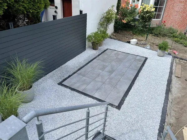 Symmetrische Gartenflächen