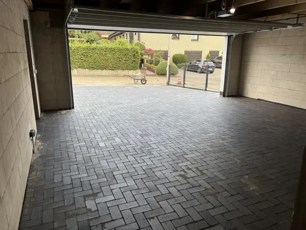 Innenansicht Garagenpflaster