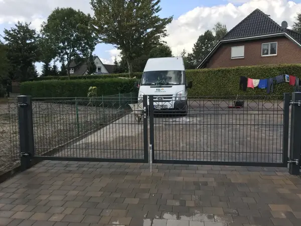 Einfahrtstor zweiflügelig