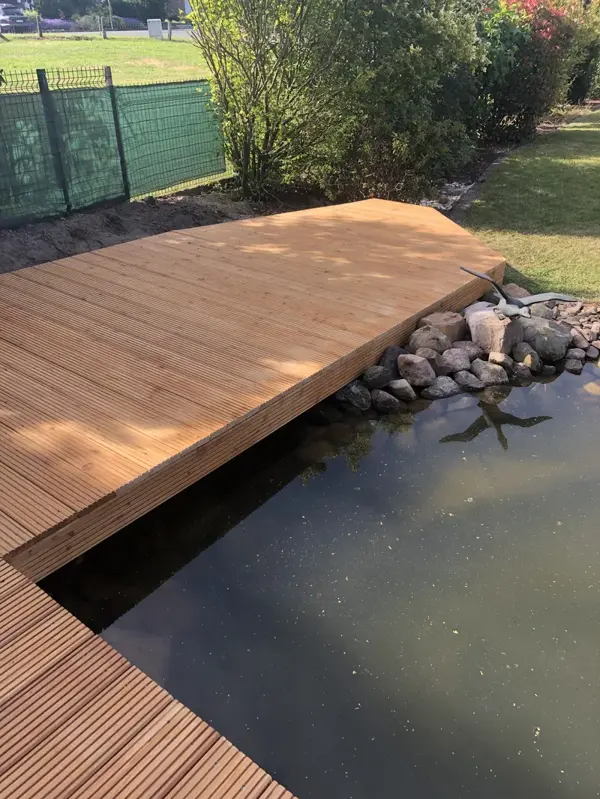 Wasserterrasse aus Holz