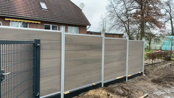 Moderner Sichtschutzzaun