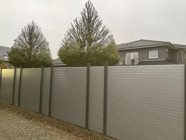 Abendstimmung am Zaun